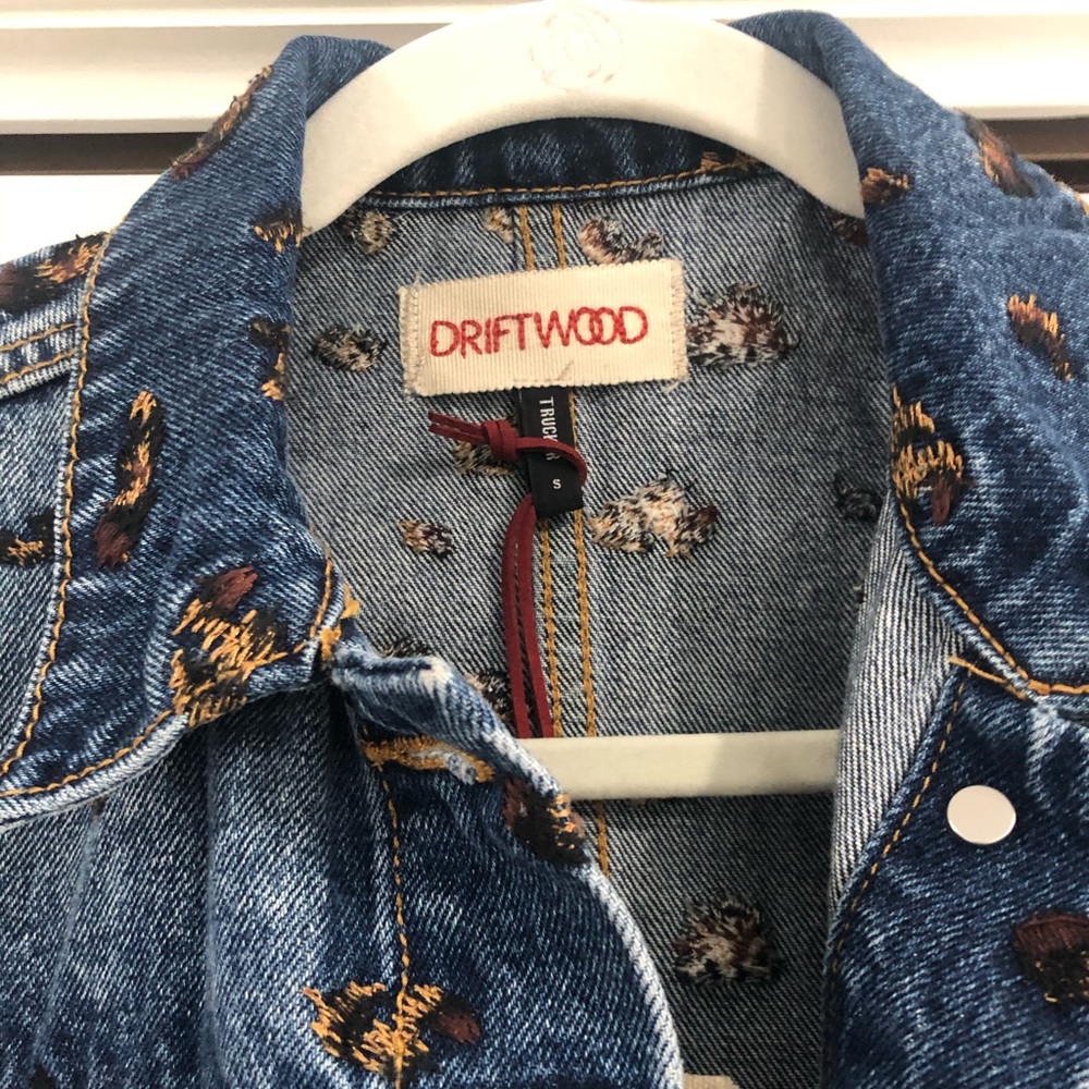 Leopard Embroidered Jean Jacket - Picture 3 of 4